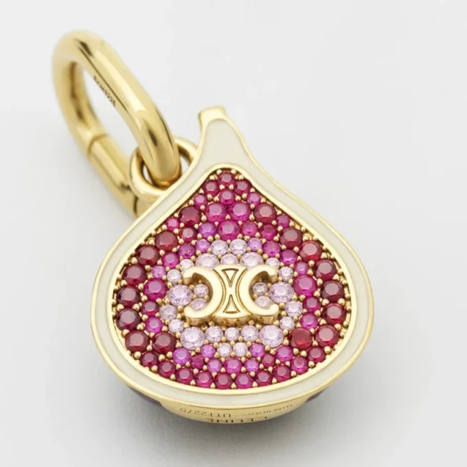 Altın Kaplama, Emaye ve Strasslı Pirinçten Yapılmış İncir Şeklinde Charms Altın Kaplama, Emaye ve Strasslı Pirinçten Yapılmış İncir Şeklinde Charms