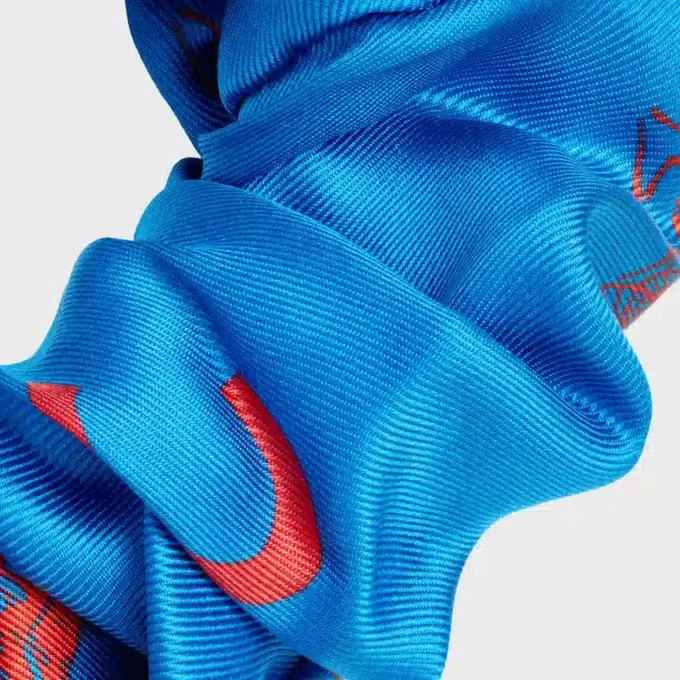 Altın Kaplamalı İpek ve Pirinçten CELINE C Sulky Scrunchy Altın Kaplamalı İpek ve Pirinçten CELINE C Sulky Scrunchy
