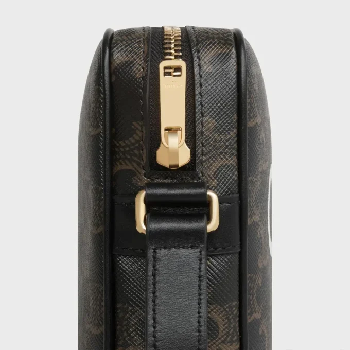CELINE Baskılı Triomphe Canvas Orta Boy Messenger Çanta CELINE Baskılı Triomphe Canvas Orta Boy Messenger Çanta