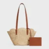 Celine Classic Panier Küçük Örgülü Triomphe, Rafya ve Dana Derisi Celine Classic Panier Küçük Örgülü Triomphe, Rafya ve Dana Derisi