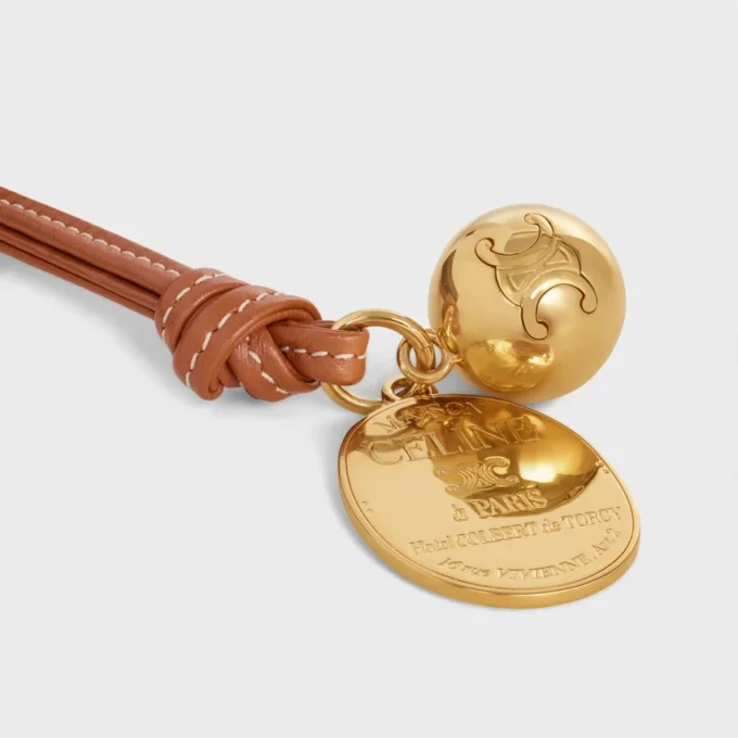 CELINE Madalyon Charm, Pürüzsüz Kuzu Derisi ve Metal