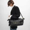 Esnek ve Parlak Kuzu Derisinden Luggage Esnek ve Parlak Kuzu Derisinden Luggage