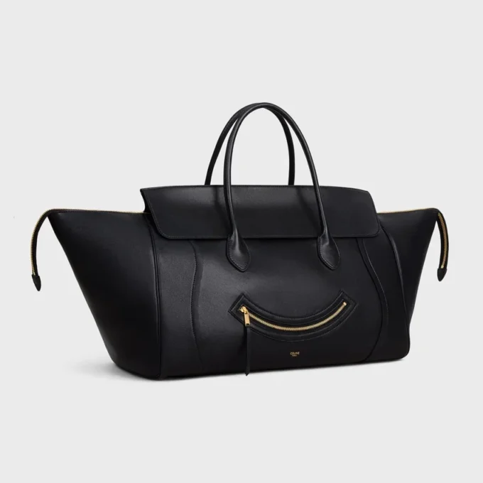 Esnek Parlak Kuzu Derisi Big Smile Luggage Esnek Parlak Kuzu Derisi Big Smile Luggage