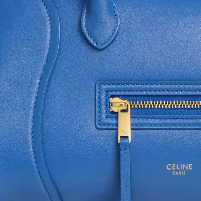 Esnek ve Parlak Kuzu Derisinden Küçük Luggage Esnek ve Parlak Kuzu Derisinden Küçük Luggage
