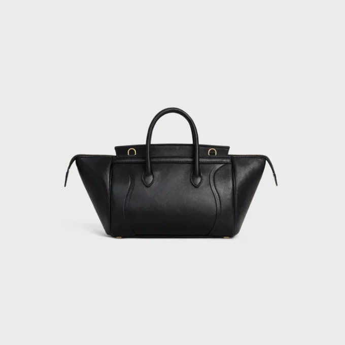Esnek ve Parlak Kuzu Derisinden Küçük Luggage Esnek ve Parlak Kuzu Derisinden Küçük Luggage