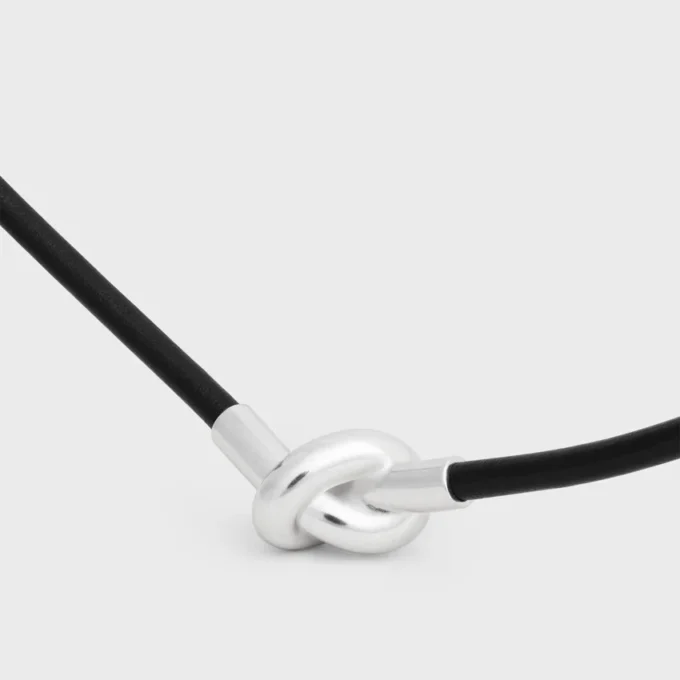 Rodyum Kaplamalı Dana Derisi ve Pirinçten Knot Kolye Rodyum Kaplamalı Dana Derisi ve Pirinçten Knot Kolye