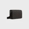 Triomphe Canvas ve Dana Derisi Flap Messenger Çanta Triomphe Canvas ve Dana Derisi Flap Messenger Çanta